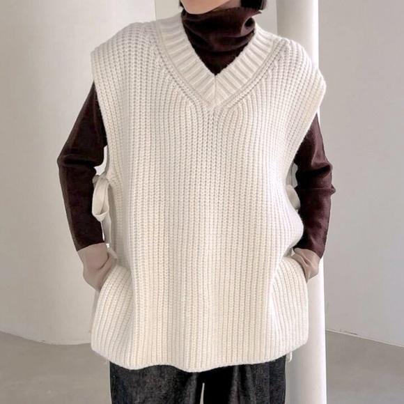 Vintage V-Neck Cable Loose Knit Beige Cream Off White Pullover Sweater Vest - Picture 8 of 8